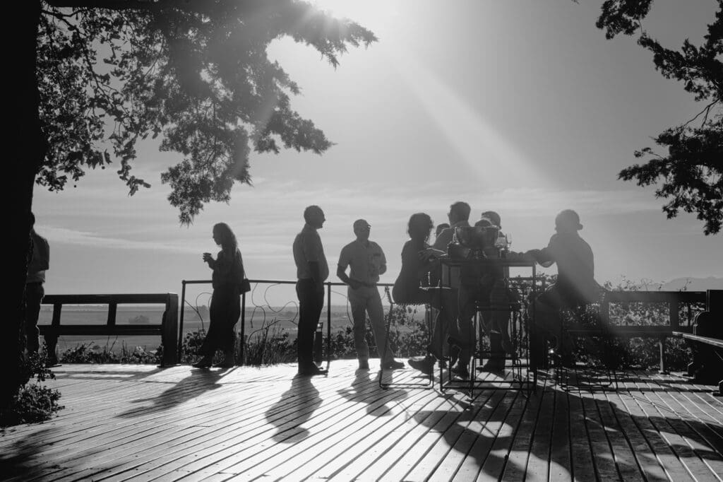 Gruppenfoto im Bakenhof im Gegenlicht
